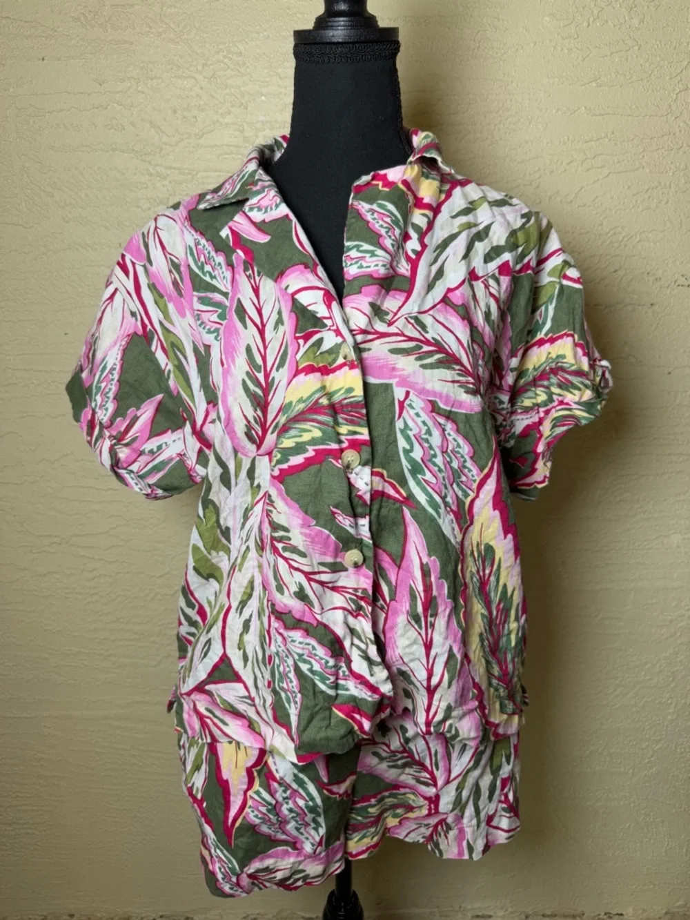 LOFT Short Sleeve Button-Front Tropical Print Shirt in Green, Pink‎ and White